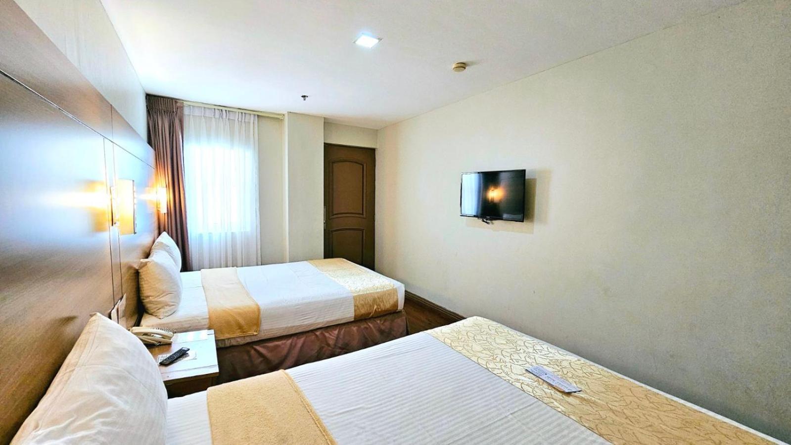 Tagaytay Hotel Sixb Tagaytay City Екстериор снимка